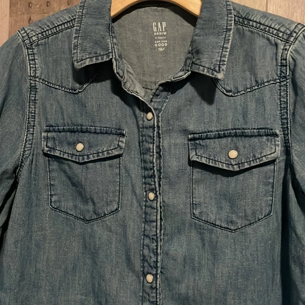 GAP KIDS- Girls denim chambray shirt- Size medium